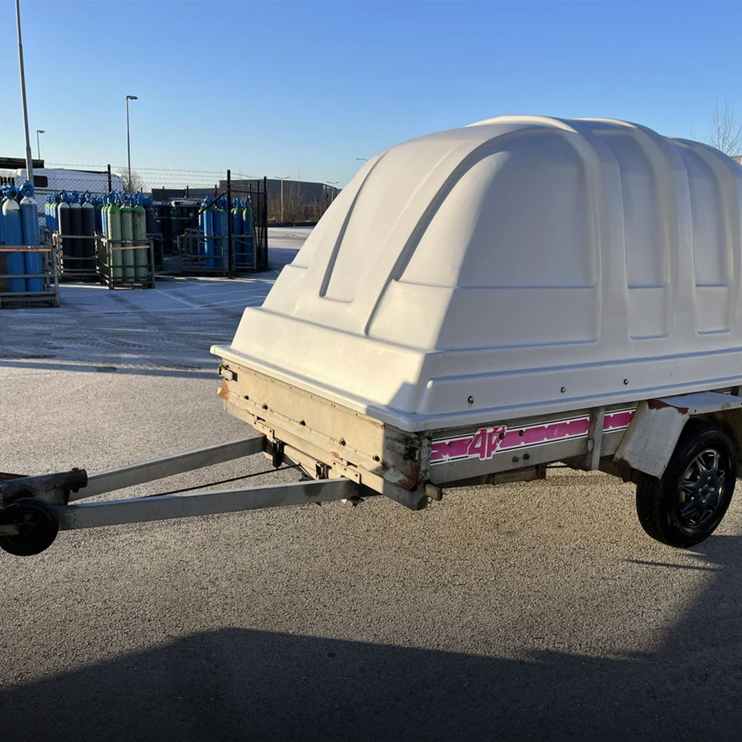 4P Trailer, TIAB 4613 kåpsläp med JAXAL huv och tipp